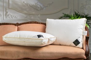Импортная швейцарская подушка "Trois Couronnes Luxury Selection 3-chamber Goose Down Medium"