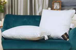 Импортная швейцарская подушка "Trois Couronnes Duke Cosy"