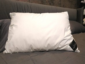 Импортная швейцарская подушка "Trois Couronnes Lotus 3 chamber Cosy"
